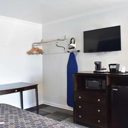 Rodeway Inn Swainsboro Ngoại thất bức ảnh