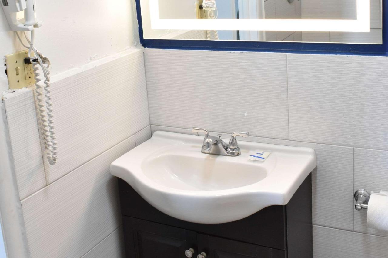 Rodeway Inn Swainsboro Ngoại thất bức ảnh