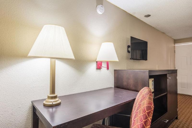 Rodeway Inn Swainsboro Ngoại thất bức ảnh