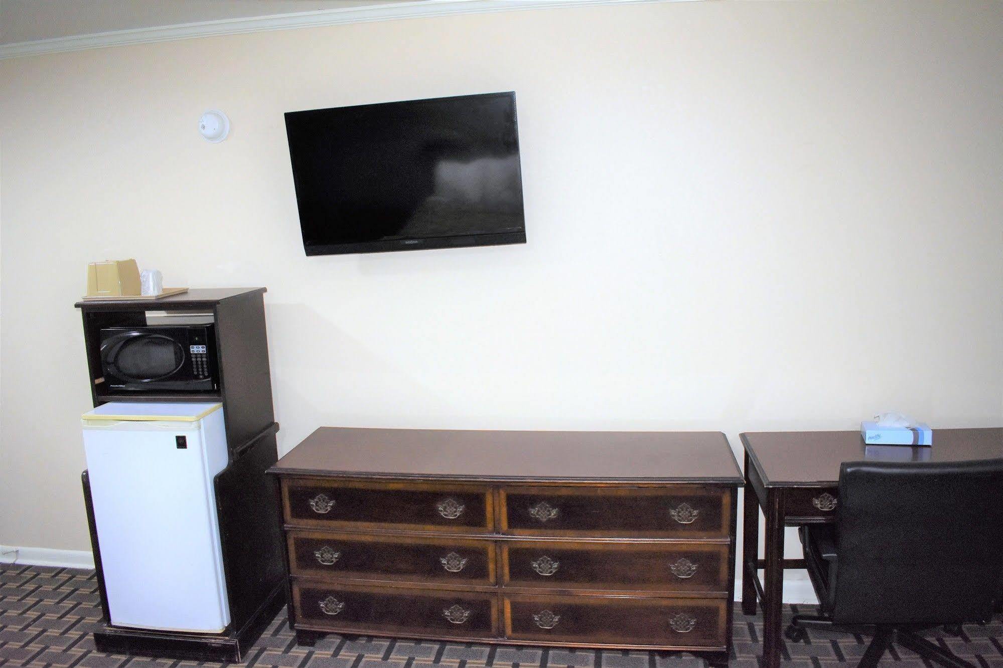 Rodeway Inn Swainsboro Ngoại thất bức ảnh