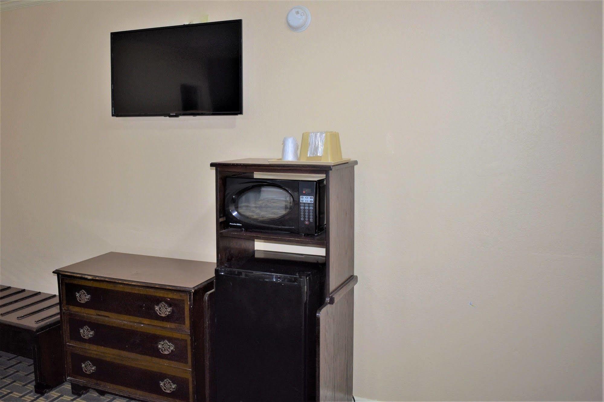 Rodeway Inn Swainsboro Ngoại thất bức ảnh