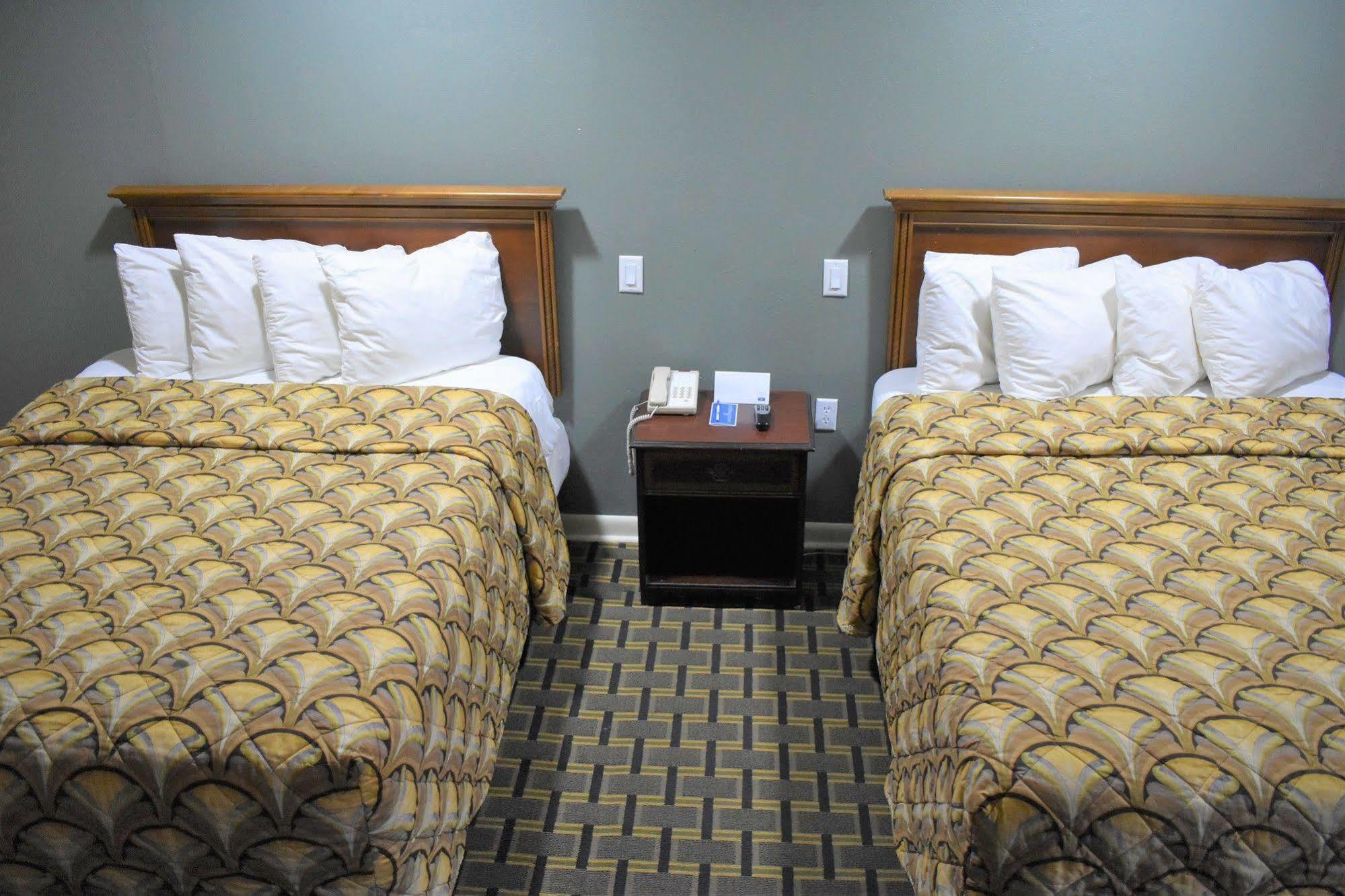 Rodeway Inn Swainsboro Ngoại thất bức ảnh