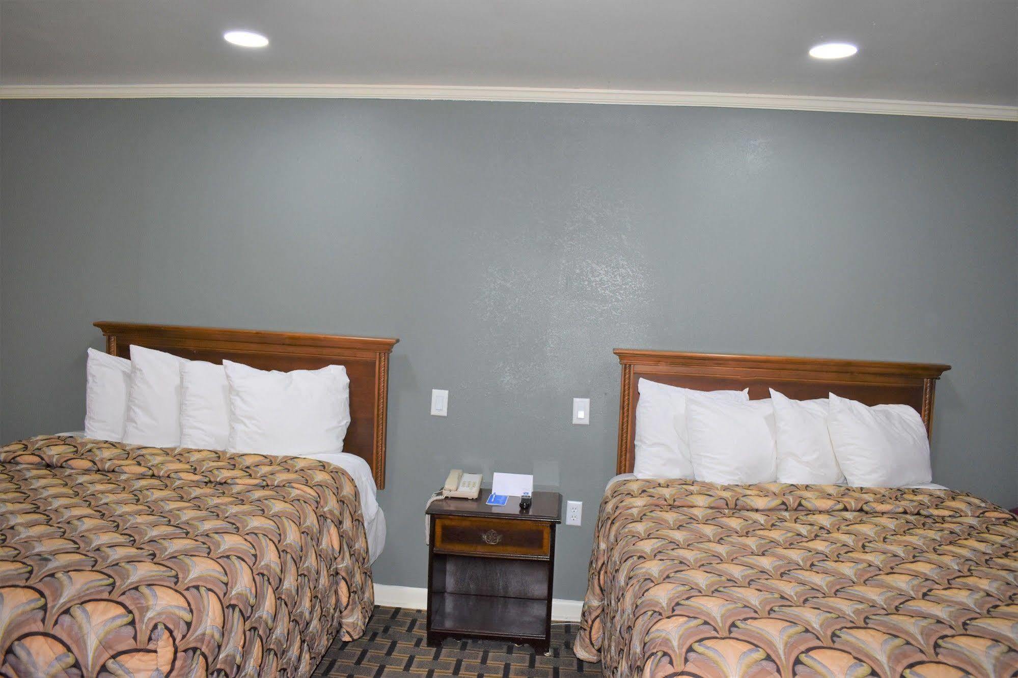 Rodeway Inn Swainsboro Ngoại thất bức ảnh