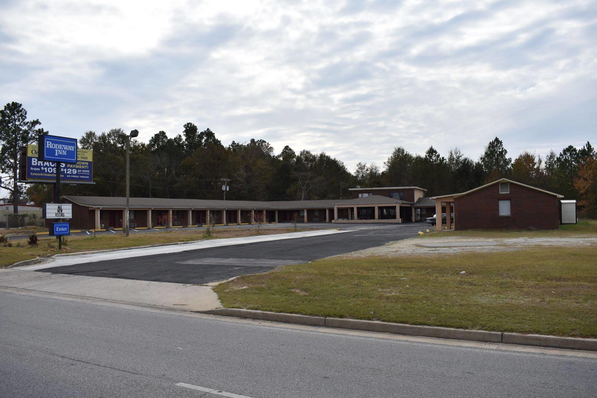 Rodeway Inn Swainsboro Ngoại thất bức ảnh