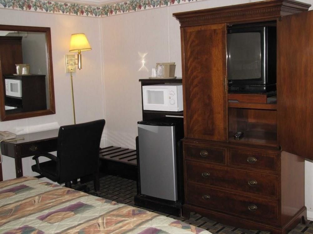 Rodeway Inn Swainsboro Ngoại thất bức ảnh